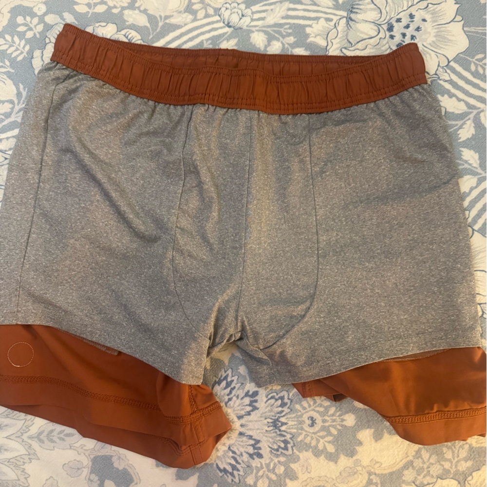 Men’s Vuori Kore Brown Shorts - Picture 8 of 8